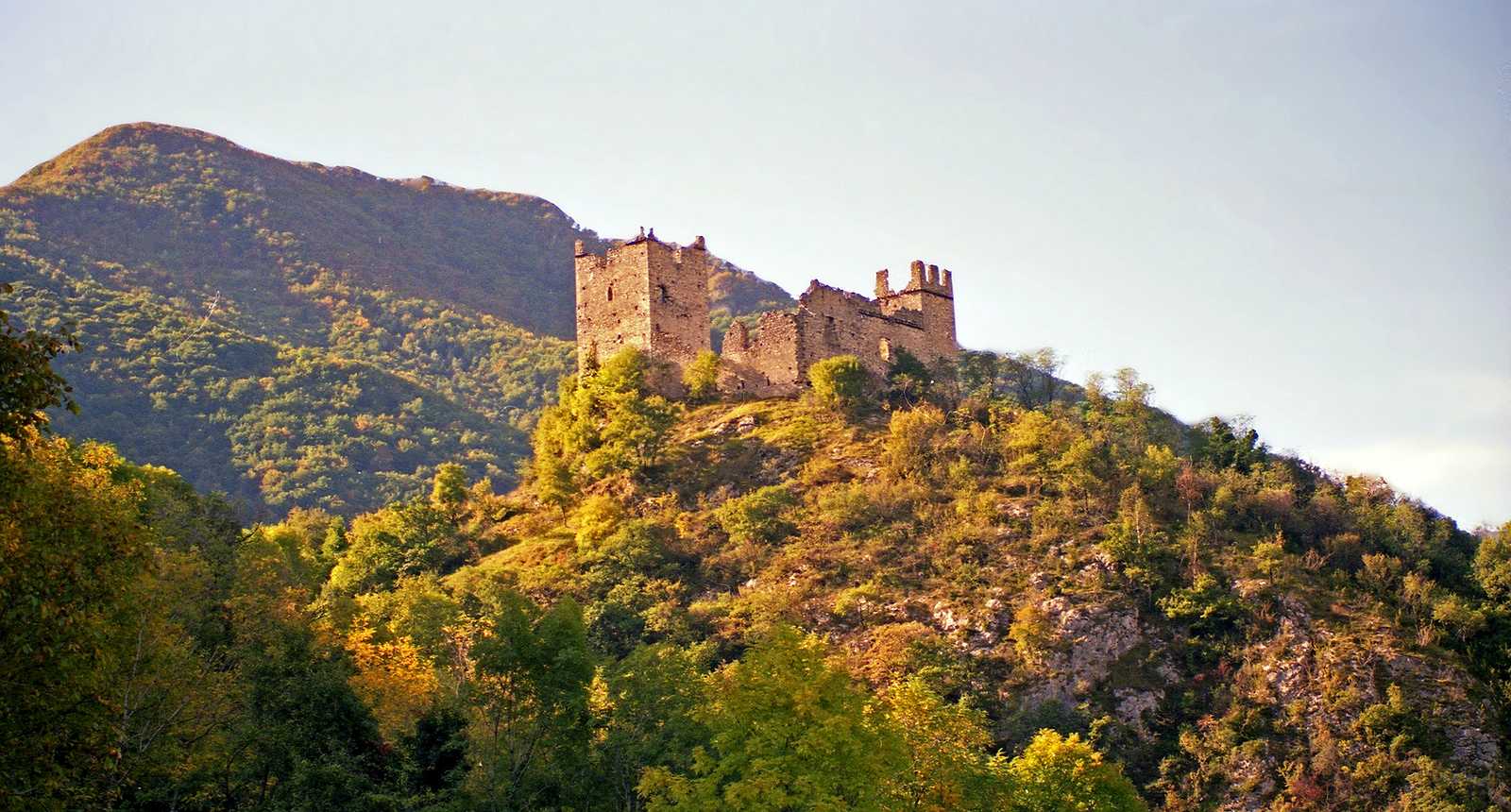Le mythe du château de Montségur ((Ariège)